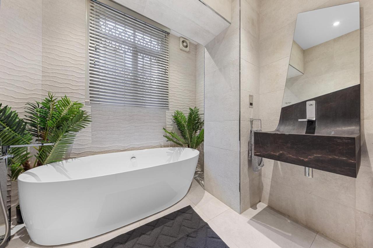 Harrods 2 Bed Lux Flat W/Patio Apartment London Ngoại thất bức ảnh